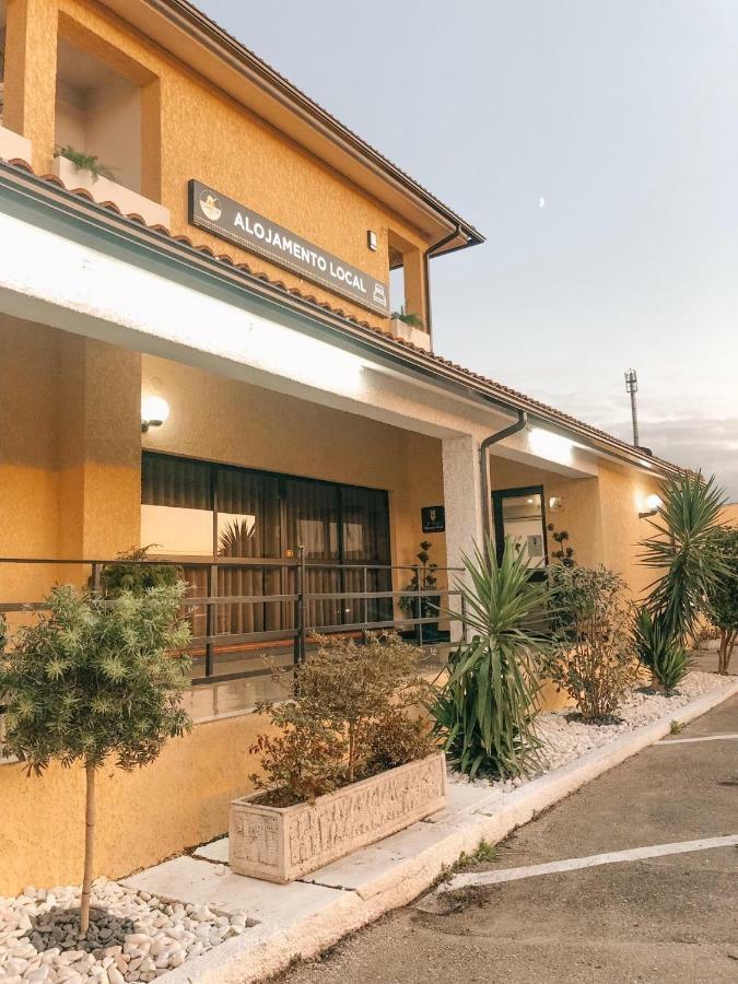 וילה נובה דה פויארס Alojamento Restaurante Dom Dinis מראה חיצוני תמונה